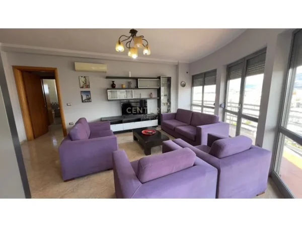 Tirane, jepet me qera apartament 2+1 Kati 10, 120 m² 850 € (zogu zi)