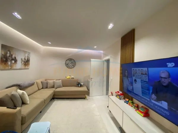 Tirane, shitet apartament 1+1 Kati 4, 66 m² 135.000 € (Vasil Shanto)