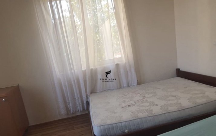 Tirane, jepet me qera apartament 1+1 Kati 2, 55 m² 320 € (BULEVARDI BAJRAM CURRI)