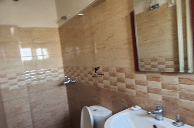 Tirane, jepet me qera apartament 1+1 Kati 2, 55 m² 320 € (BULEVARDI BAJRAM CURRI)