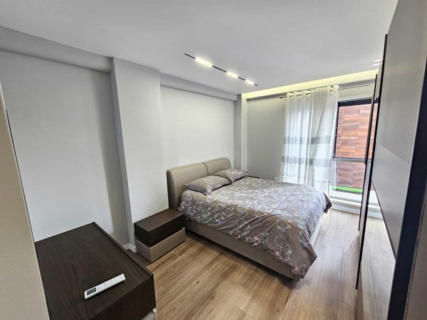 Tirane, jepet me qera apartament 2+1 Kati 2, 80 m² 900 € (Rruga Dervish Hekali)