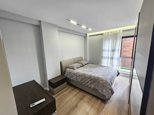 Tirane, jepet me qera apartament 2+1 Kati 2, 80 m² 900 € (Rruga Dervish Hekali)