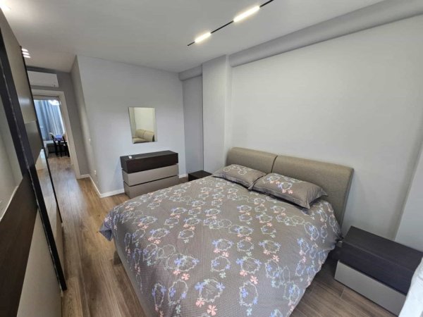 Tirane, jepet me qera apartament 2+1 Kati 2, 80 m² 900 € (Rruga Dervish Hekali)