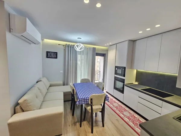Tirane, jepet me qera apartament 2+1 Kati 2, 80 m² 900 € (Rruga Dervish Hekali)