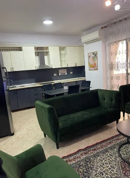 Tirane, jepet me qera apartament 2+1 , 102 m² 690 € 