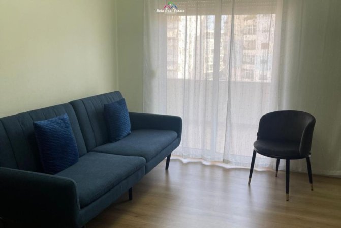 Tirane, jepet me qera apartament 1+1 Kati 5, 63 m² 625 € (Rruga Medar Shtylla)