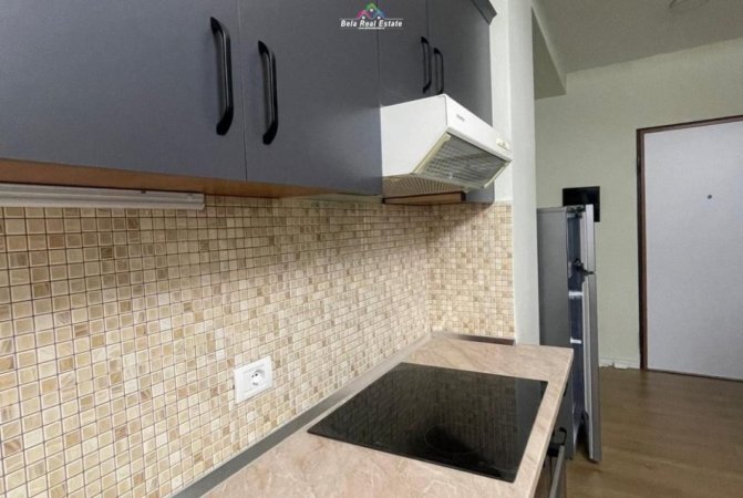 Tirane, jepet me qera apartament 1+1 Kati 5, 63 m² 625 € (Rruga Medar Shtylla)
