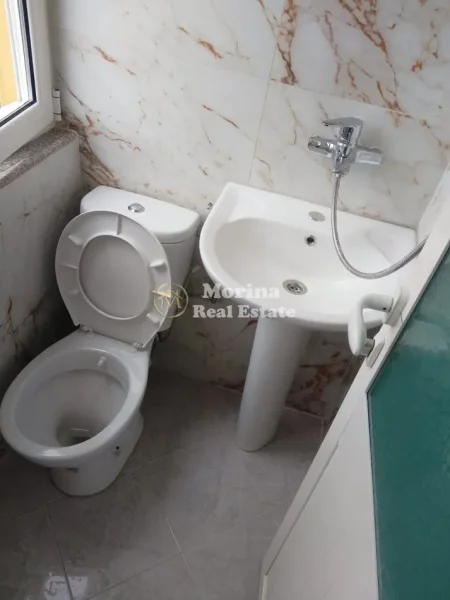 Tirane, jepet me qera garsonier Kati 1, 35 m² 270 € (Shkoze)