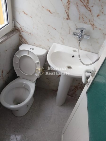 Tirane, jepet me qera garsonier Kati 1, 35 m² 270 € (Shkoze)