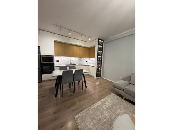 Tirane, jepet me qera apartament 1+1 Kati 1, 68 m² (Rruga Ullishtes)