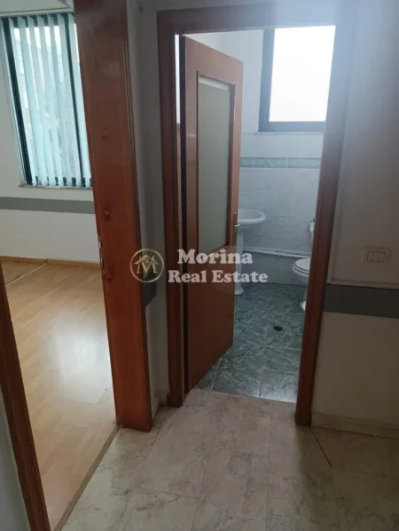 Tirane, jepet me qera ambjent biznesi Kati 1, 375 m² 2.700 € (Xhamlliku)