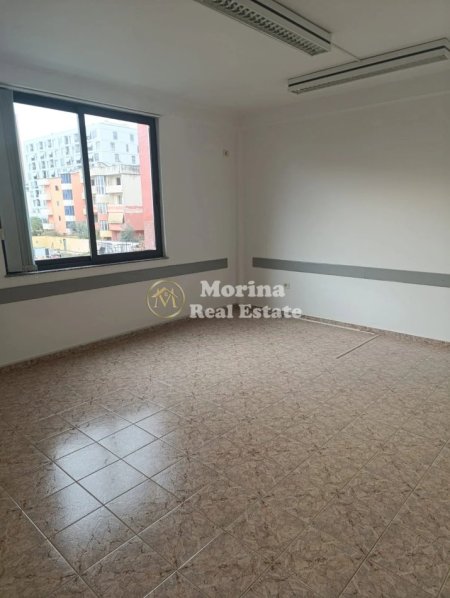 Tirane, jepet me qera ambjent biznesi Kati 1, 375 m² 2.700 € (Xhamlliku)