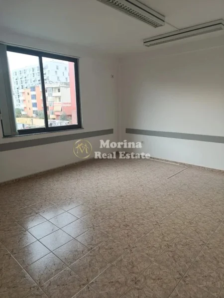 Tirane, jepet me qera ambjent biznesi Kati 1, 375 m² 2.700 € (Xhamlliku)