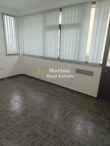 Tirane, jepet me qera ambjent biznesi Kati 1, 375 m² 2.700 € (Xhamlliku)