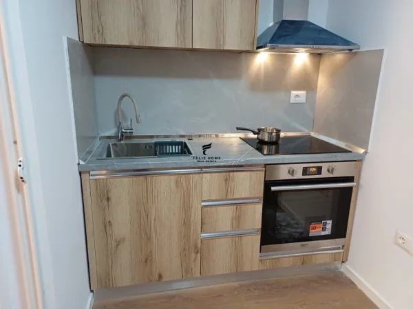 Tirane, jepet me qera garsonier Kati 5, 40 m² 500 € (MYSLYM SHYRI)