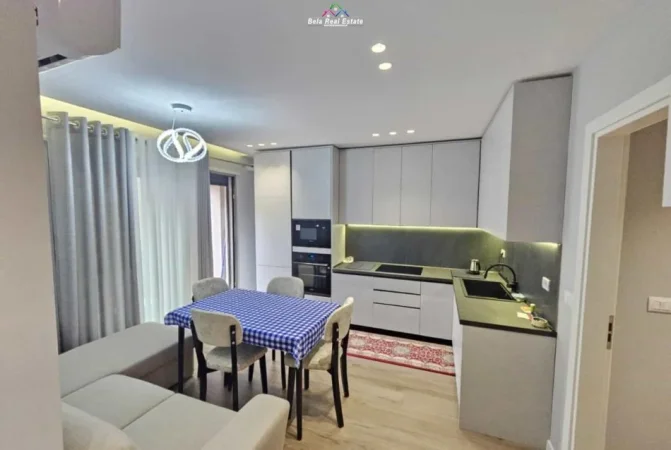 Tirane, jepet me qera apartament 2+1+Ballkon Kati 2, 80 m² 900 € (Tek Shkolla e Kuqe)