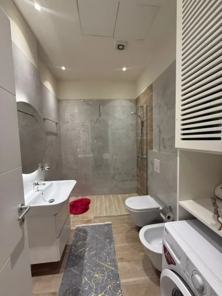 Tirane, jepet me qera apartament 2+1 Kati 2, 110 m² 1.600 € (Rruga e Elbasanit.)