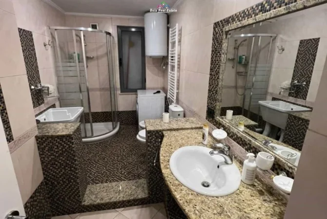 Tirane, jepet me qera apartament 1+1+Ballkon Kati 7, 112 m² 1.500 € (prane 9 katsheve,)