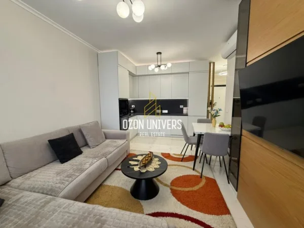 Tirane, jepet me qera apartament 2+1+Ballkon Kati 5, 90 m² 600 € (Golden Park 3)