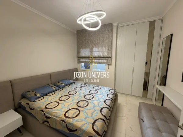 Tirane, jepet me qera apartament 2+1+Ballkon Kati 5, 90 m² 600 € (Golden Park 3)