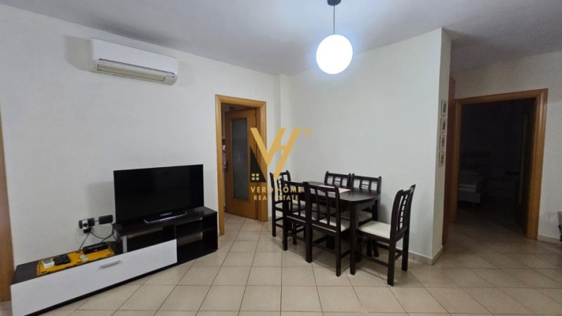Tirane, jepet me qera apartament 2+1+Ballkon Kati 3, 80 m² 700 € (RRUGA SOTIR PECI, BLLOKU I AMBASADAVE)