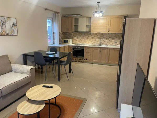 Tirane, jepet me qera apartament 2+1 Kati 4, 100 m² 800 € (LIQENI I THATE)