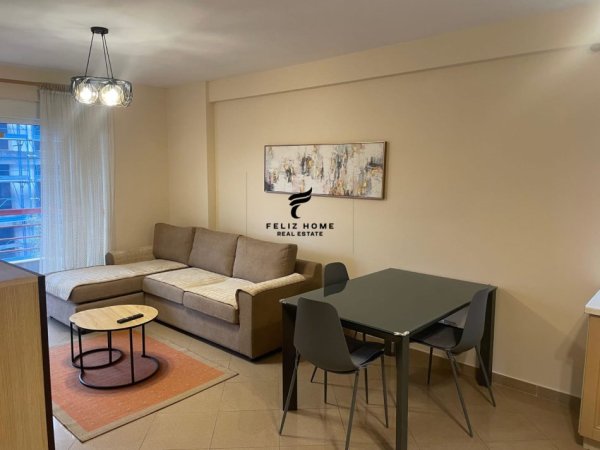 Tirane, jepet me qera apartament 2+1 Kati 4, 100 m² 800 € (LIQENI I THATE)