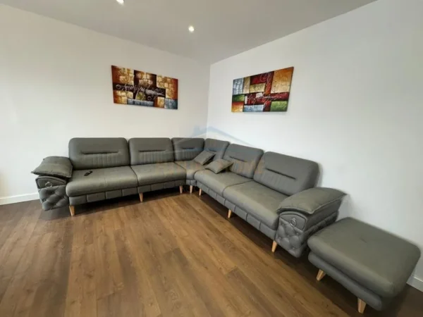 Tirane, jepet me qera apartament 2+1 Kati 8, 80 m² 1.000 € (MINE PEZA)