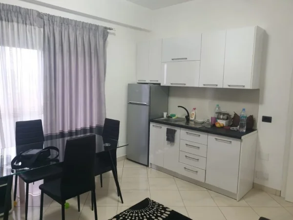 Tirane, jepet me qera apartament 1+1 Kati 2, 53 m² 400 € (Don Bosko)