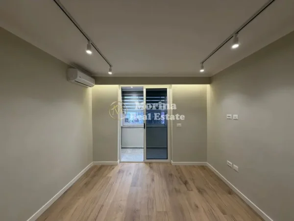 Tirane, shitet apartament 1+1 Kati 5, 45 m² 125.000 € (21 Dhjetori)