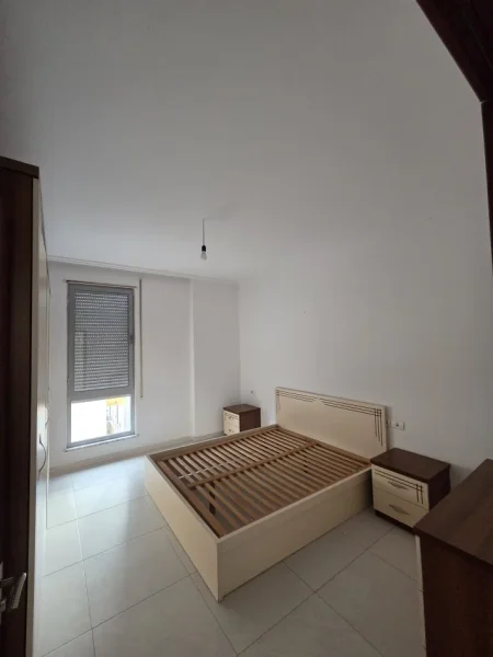 Tirane, jepet me qera apartament 1+1 Kati 2, 70 m² 400 € (Selite)