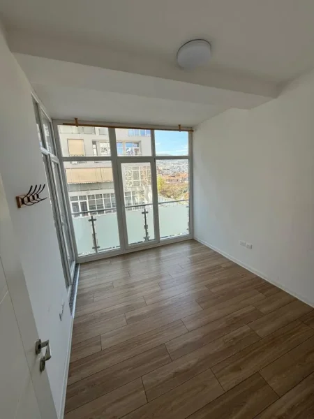 Tirane, jepet me qera zyre , 135 m² 1.600 € 