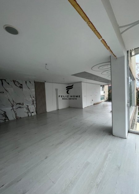 Tirane, shitet ambjent biznesi Kati 1, 72 m² 250.000 € (ZOGU I ZI)