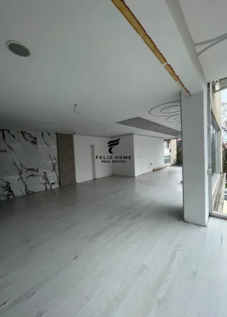 Tirane, shitet ambjent biznesi Kati 1, 72 m² 250.000 € (ZOGU I ZI)