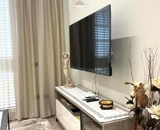 Tirane, jepet me qera apartament 1+1 Kati 10, 65 m² 900 € (Rruga Urani Pano)