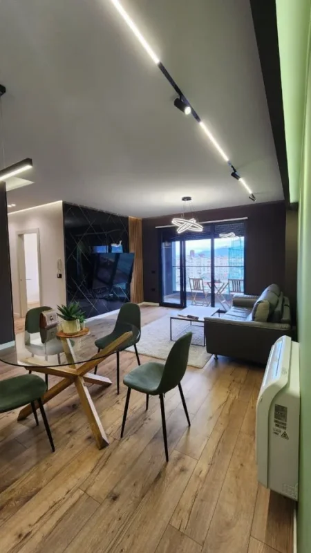 Tirane, jepet me qera apartament 2+1 Kati 9, 105 m² 1.300 € (Komuna e Parisit)