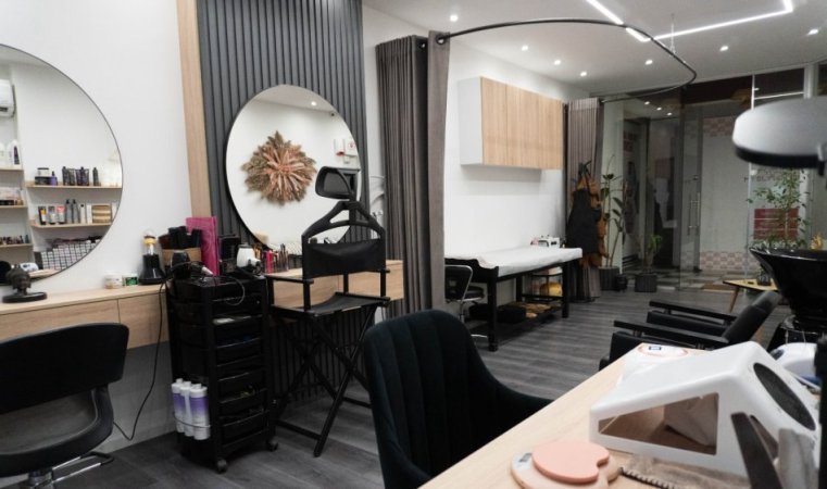 Tirane, shitet ambjent biznesi Kati 1, 38 m² (Bulevardi Zogu i I)