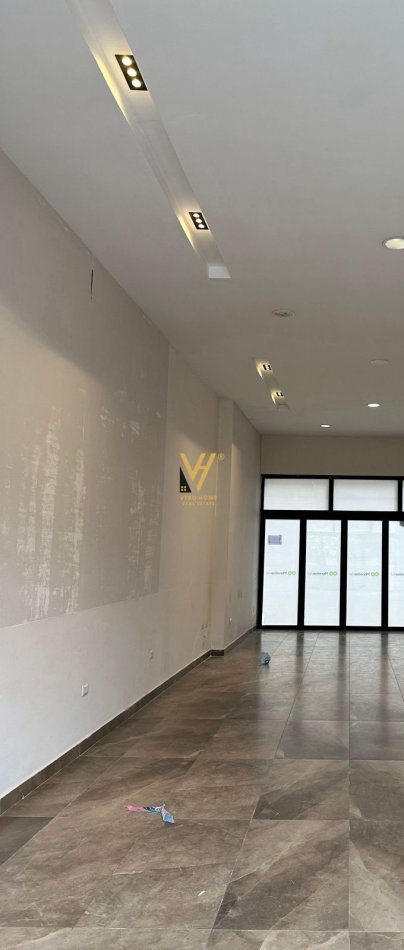 Tirane, jepet me qera ambjent biznesi Kati 0, 90 m² 900 € (RRUGA FROSINA PLAKU)