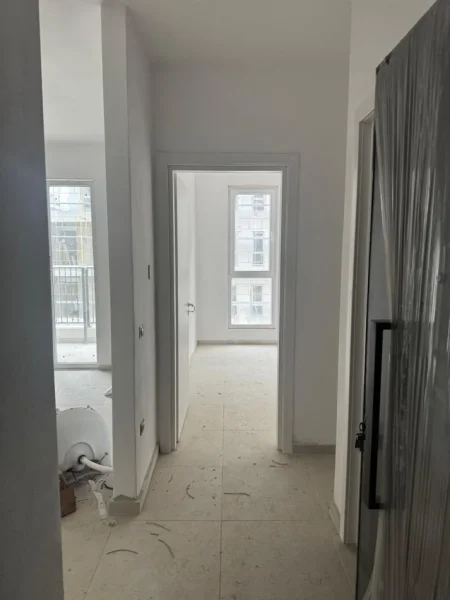 Tirane, shitet apartament 1+1 Kati 3, 53 m² 67.000 € (Univers City prane Qtu)