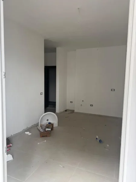 Tirane, shitet apartament 1+1 Kati 3, 53 m² 67.000 € (Univers City prane Qtu)