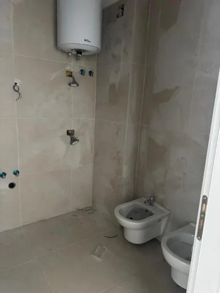 Tirane, shitet apartament 1+1 Kati 3, 53 m² 67.000 € (Univers City prane Qtu)