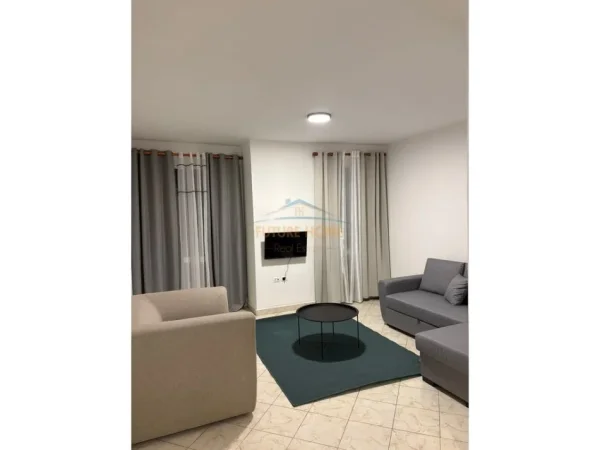 Tirane, jap me qera apartament 1+1 Kati 4, 470 € 