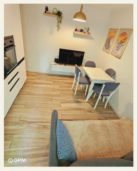 Tirane, jepet me qera apartament 2+1 Kati 1, 67 m² 750 € 