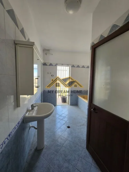 Durres, shitet apartament 2+1 Kati 6, 120 m² 210.000 € (rruga e re e portit)