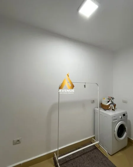 Tirane, jepet me qera apartament 2+1 Kati 4, 83 m² 750 € 