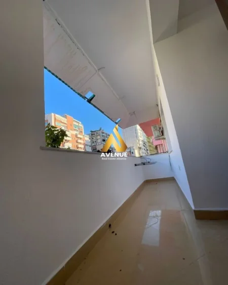 Tirane, jepet me qera apartament 2+1 Kati 4, 83 m² 750 € 