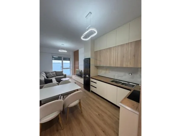 Tirane, jepet me qera apartament 1+1 Kati 2, 60 m² 400 € (Fresk , Residenca OXA)