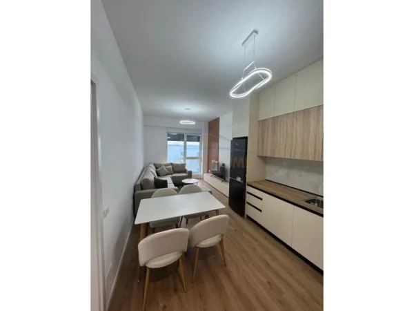 Tirane, jepet me qera apartament 1+1 Kati 2, 60 m² 400 € (Fresk , Residenca OXA)