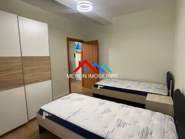 Tirane, jepet me qera apartament 1+1+Ballkon Kati 5, 65 m² 600 € (RRUGA MEDAR SHTYLLA,KOMUNA E PARISIT)