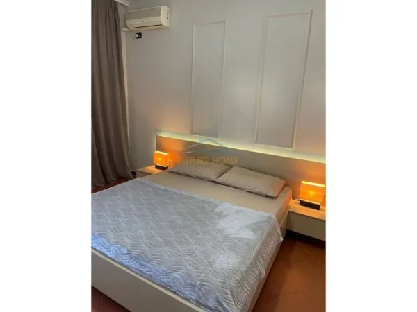 Tirane, jepet me qera apartament 2+1 Kati 7, 85 m² 800 € (Petro Nini , BLLOK)